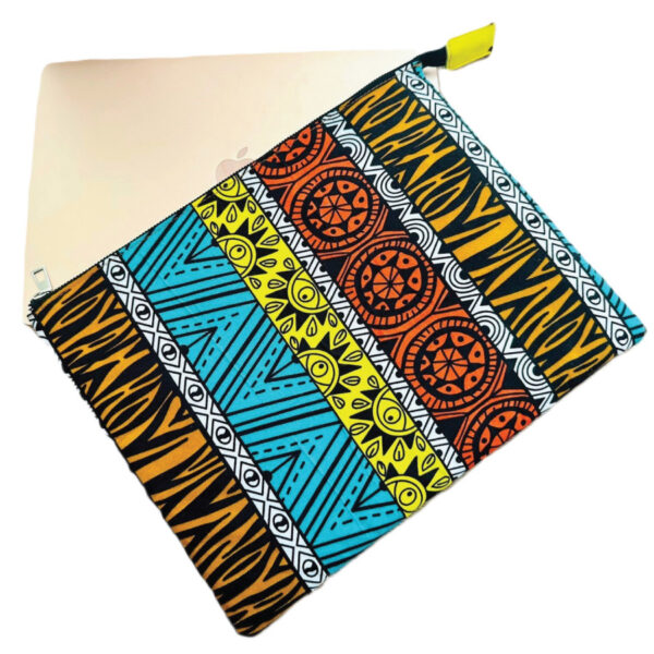 Housse ordinateur portable originale en tissu coton wax pour MacBook ou taille équivalente 13 pouces N° 4
