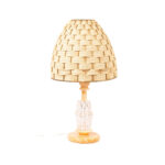 Lampe à poser abat-jour design coupole en fibre de palmier et socle en marbre rustique