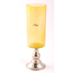 Vase artistique et lanterne cylindrique en haut de gamme en verre soufflé avec piètement en cuivre martelé GM – Image 3