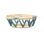 Panier de rangement rustique ajouré rond fait à la main en fibre de palmier naturelle Bicolore