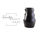 Collection Héritage Khalti Jomaa - Vase design jarre haute évasé avec des boules en relief couleur noir en Poterie de sejnane – Image 2
