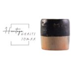 Collection Héritage Khalti Jomaa – Petit cache pot  tubulaire en bicolor noir et beige en Poterie de sejnane – Image 2