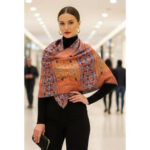 Écharpe en soie artisanale Optra haut de gamme signée Atelier Fantar de la Collection printemps-été 2025 – Image 2