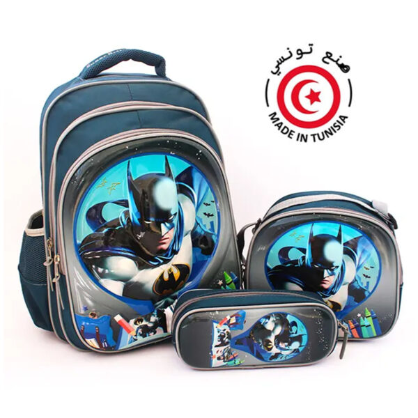 Ensemble scolaire MM haut de gamme 3 pièces design Kimo Batman 2 : 1 Cartable spacieux avec bretelles rembourrées et dos ergonomique 1 Panier isotherme idéal pour les goûters ou déjeuners 1 Trousse assortie pour stylos et accessoires