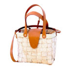 Sac fashion à bandoulière haute gamme design vintage en tresses  croisée couleur naturel avec deux poignées et habillage en cuir véritable fabrication artisanal MM