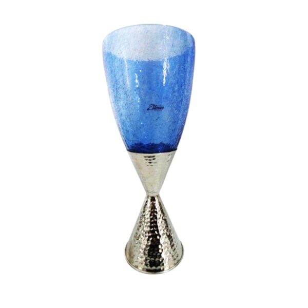 Vase artistique et lanterne en haut de gamme en verre soufflé évasé avec piètement en cuivre martelé