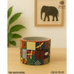 Cache pot rond haut de gamme en tissu coton wax de qualité supérieur et structure en bois  C 87 – Image 2