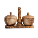 Duo Salière et Poivrière Rustique haute gamme design marmite avec couvercle et support en Bois d'Olivier fait main