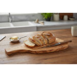 Planche à découper courbée avec manche haut gamme design classique en Bois d'olivier fait main T1 – Image 2