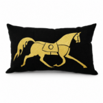 Coussin rectangulaire haut de gamme en velours noir profond de motif cheval brodé doré fait main