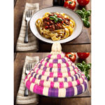 Couvre-plat alimentaire design cloche fait main tressée en fibre naturelle de palmier Bicolor  motif arabesque MM – Image 2