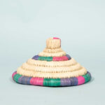 Panier de rangement rustique ajouré rond tressée à la main en fibre de palmier naturelle Bicolor  PM – Image 3