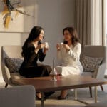 Coffret cadeau haut de gamme duo plaisir 3 pièces * Service à café design Sidi Bou Saïd en fine porcelaine et du cuivre martelé fait à la main – Image 2