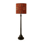 Lampadaire Totem de haute gamme en wax pied bois noble peint à la main de style vintage de la Collection Grand Classique N° 42