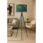 Lampadaire Trépied Scandinave de haute gamme en wax pied bois noble peint à la main de style vintage de la Collection Grand Classique N° 43 – Image 2