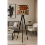 Lampadaire Trépied Scandinave de haute gamme en wax pied bois noble peint à la main de style vintage de la Collection Grand Classique N° 46 – Image 2