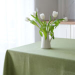Ensemble 1 Nappe et 6 Serviette de Table haut de gamme en Vert pistache confectionnée en 100% lin قمرايا raffinées fait à la main M23 – Image 3