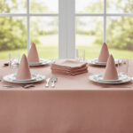 Ensemble 1 Nappe et 6 Serviette de Table haut de gamme en Rose confectionnée en 100% lin قمرايا raffinées fait à la main M29 – Image 2
